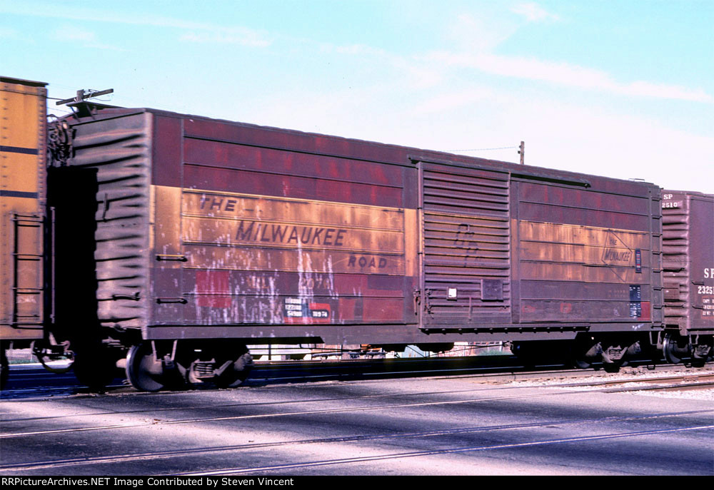 Milwaukee Road horizontal rib 50' box MILW #2076